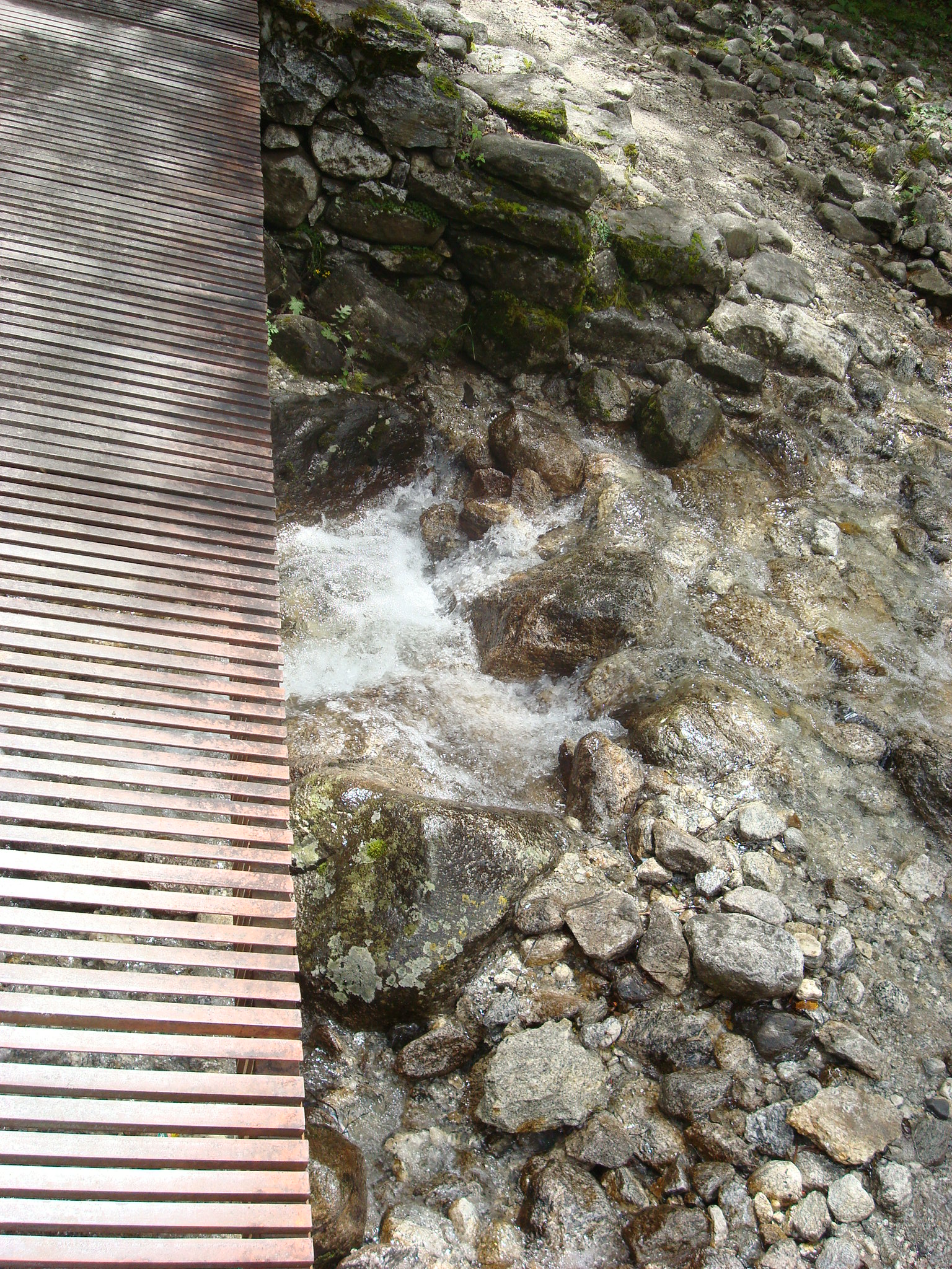 Stream - Namche to Thengbouche