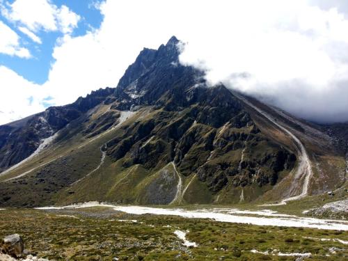 View from Lobuche to Thengbouche