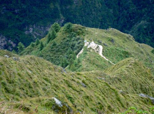 Stupa on the route to Thengbouche