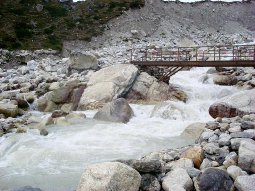 Crossing the Dudh Kosi