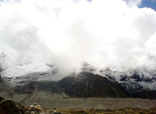 Trail to Gorakshep - Khumbu glacier